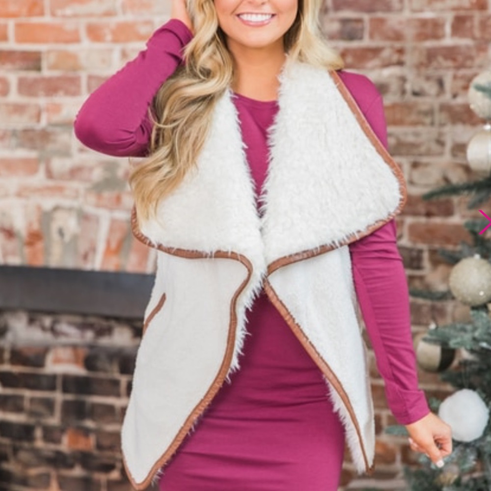 Size medium foe Fur Sherpa vest Boutique